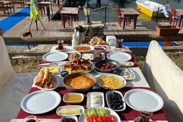 Kaptan Han Butik Otel