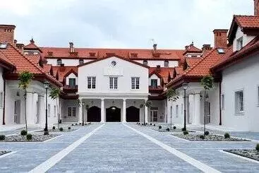 ホテル Zielony Kompleks Dwór Ostoya