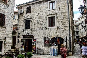 هتل آپارتمان Vinograd