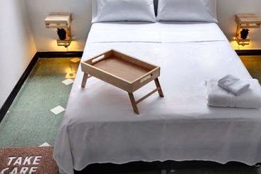 بنسيون Moradia Laureles Medellin