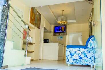 Pension Residencial Rei Thomas