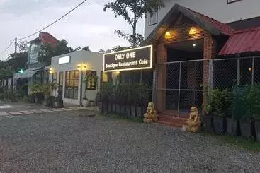 Pensió Only One Boutique Restaurant Cafe