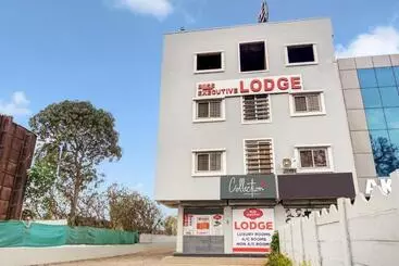 Fabhotel Bliss Executive