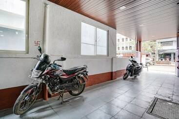 Fabhotel New 7 Star Opp Satra Plaza, Vashi