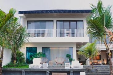 Tabebuya Resto & Resort