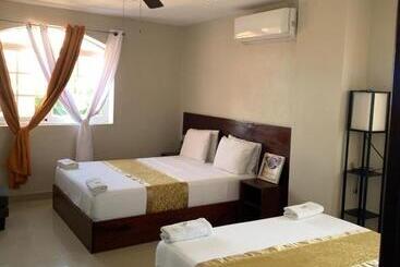 Flaminghouseandhotel Cayes