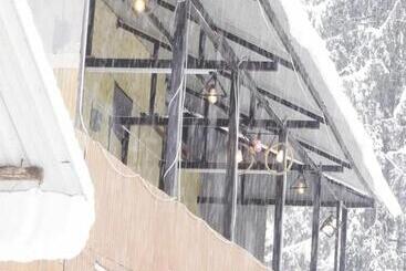 Hotel Snow Moon Cafe & Resort