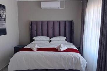 Отель Tree Tops Game Resort