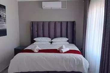 Hotel Tree Tops Game Resort