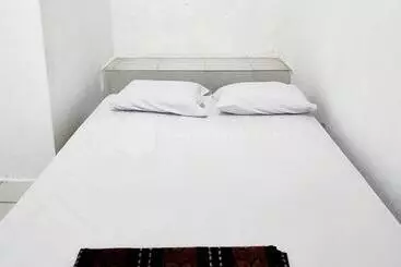 Hotelli California Mitra Reddoorz