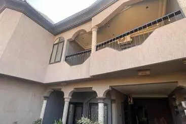 تختخواب و صبحانه Furnished House Of Véranda Groupe