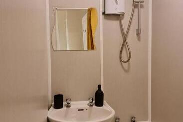 פנסיון Cathcart Place Rooms