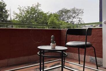 Hotel Firebrick Boutique Residences   Garnet House