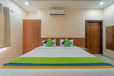 Hotel Treebo Raj Palace