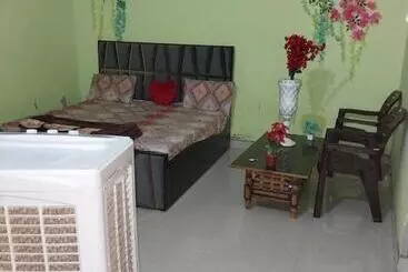 Panzió Dauji Maharaj Sewa Sadan Homestay