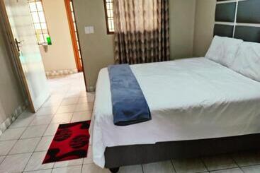 בית מלון כפרי Green Tree