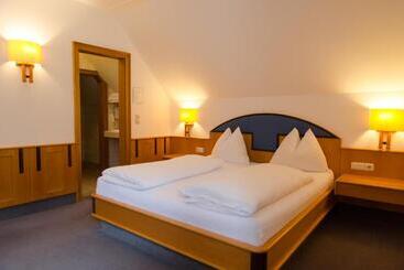 Goldenes Schiff Hotel Mietparkplätze