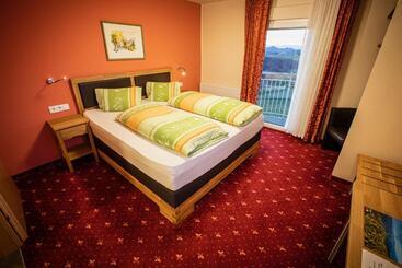 Отель Eckbergerhof