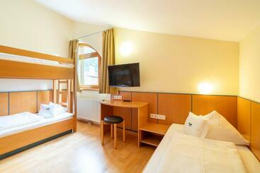 Hotell Familien Sportresort Brennseehof