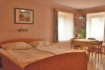 ホテル Frühstückspension Kammerer