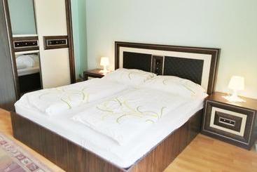 Отель Pension Weisses Lamm