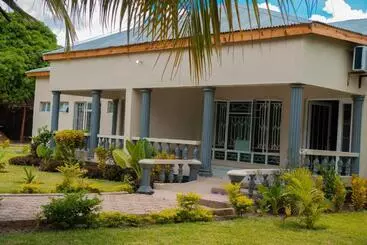 Hotelli Adams Lodges Ltd