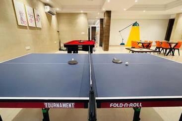 فندق Bluo Studio4 Dlf Cybercity   Balcony, Gym Tt, Lift