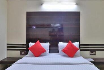 Hotel Dev Palace Ahmedabad