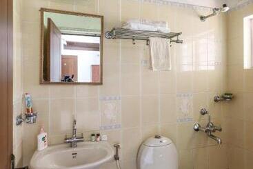 Vandrarhem Aromisankalp By Jadecaps 5bhk Includes Meals At Chikkamagaluru