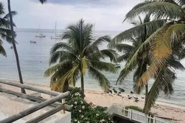 تختخواب و صبحانه Le Petit Paradis