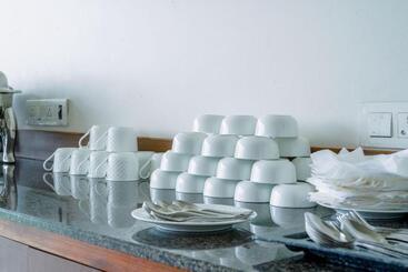 Hotel Saltstayz Executive Serviced Apartment Unitech Cyber Park & Near Huda City Metro