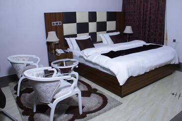 Ug Wils Hotels And Suites