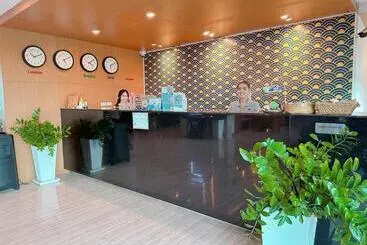 Hotelli Golden Dragon Beach Resort โกลเด้น ดราก้อน บีช รีสอร์ท