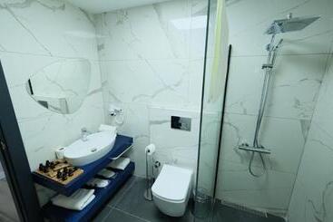 Xen Deluxe Boutique Hotel And Restaurant