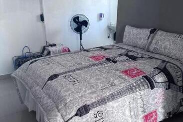 פנסיון Tshipako Guesthouse