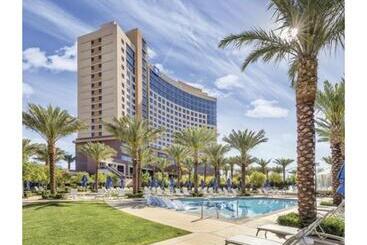 Huoneistohotelli A Luxury Condo Awaits You At The Desert Blue, Moments From The Strip   Special Offer Now!