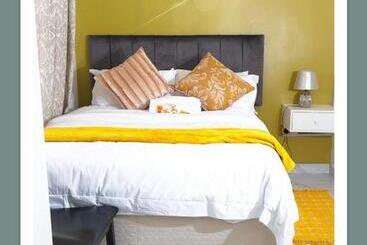 بنسيون Elmorta Inn Guest House