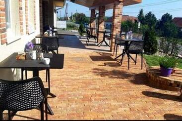 פנסיון Penzión Peron