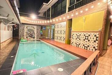 Pension ดราก้อน พูลวิลล่า บ้านสวนพัทยา