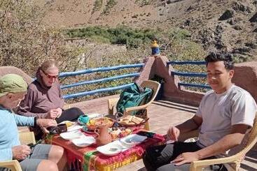 Bed & Breakfast Gite Akswal Amssakrou