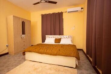 פנסיון Igit Homes