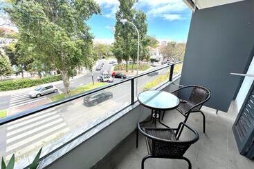 پانسیون Oeiras Beach Suites 8 With Private Bathroom And Terrace