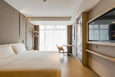 Atour Hotel Tonglu Fuchunjiang