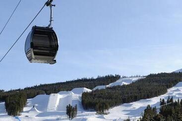 فندق Exquisite Upscale Oasis · Ski Resort