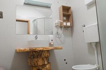 هتل آپارتمان Twenty Park