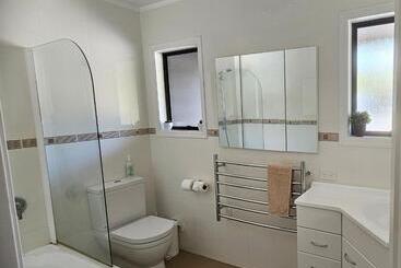 مبيت وإفطار Forest Waters