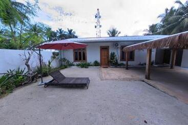 تختخواب و صبحانه Himandhoo Lodge