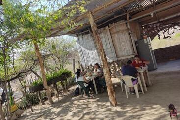 هتل Hospedaje Los Polos