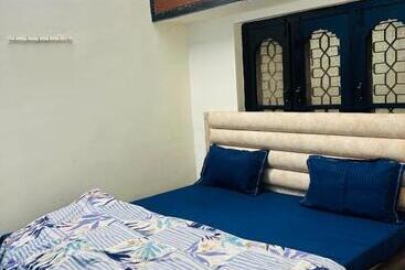 호텔 Yuvraj Palace