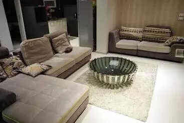 هاستل Cozy Apartmen With Garden In Sheikh Zayed